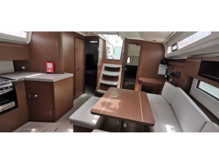 Bootverhuur Bénéteau Oceanis 40.1 in Lávrio via SamBoat