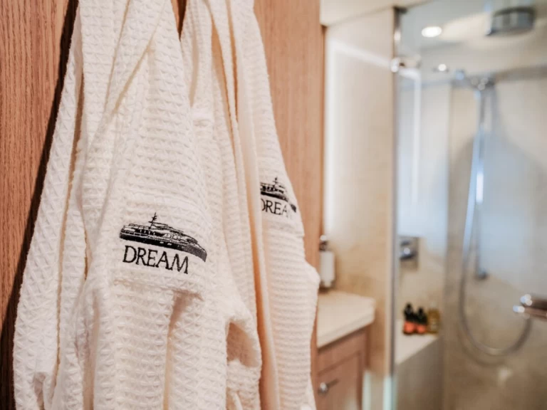 Verhuur Jacht in Šibenik -  Luxury Motor Yacht 