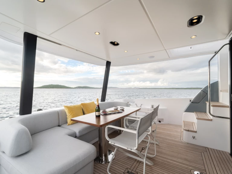 Huur Jacht met of zonder schipper Azimut in Šibenik