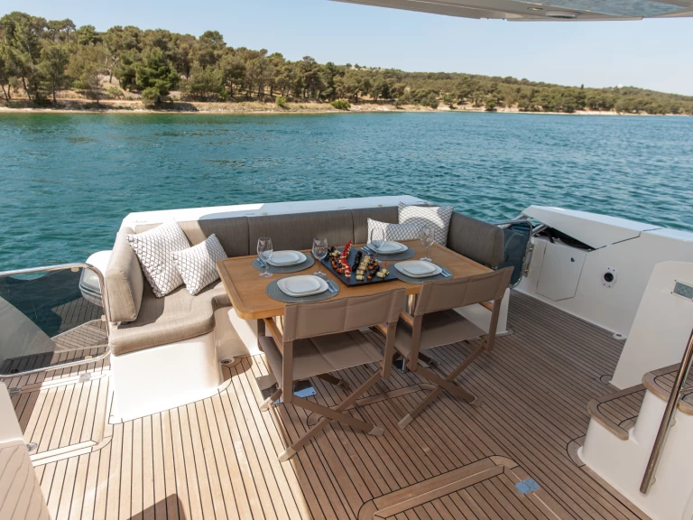 Verhuur Jacht in Šibenik - Galeon Galeon 640 Fly