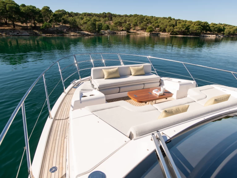 Huur een Azimut Azimut 60 Fly in Šibenik