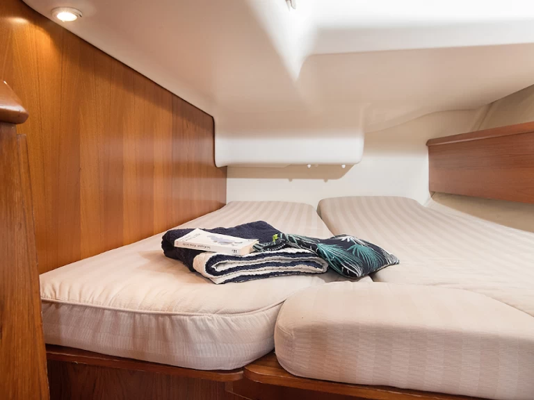 Jeanneau Sun Odyssey 43 te huur van particulier of professional in Marína
