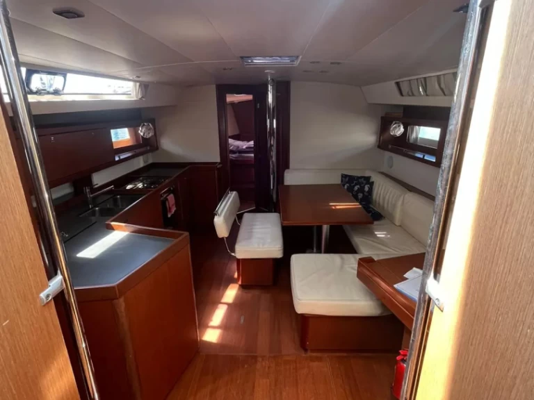 Huur een Bénéteau Oceanis 45 in Marmaris (district)