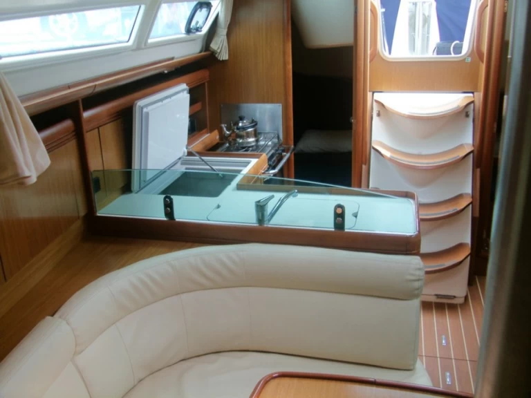 Jeanneau Sun Odyssey 36i te huur van particulier of professional in Lefkáda