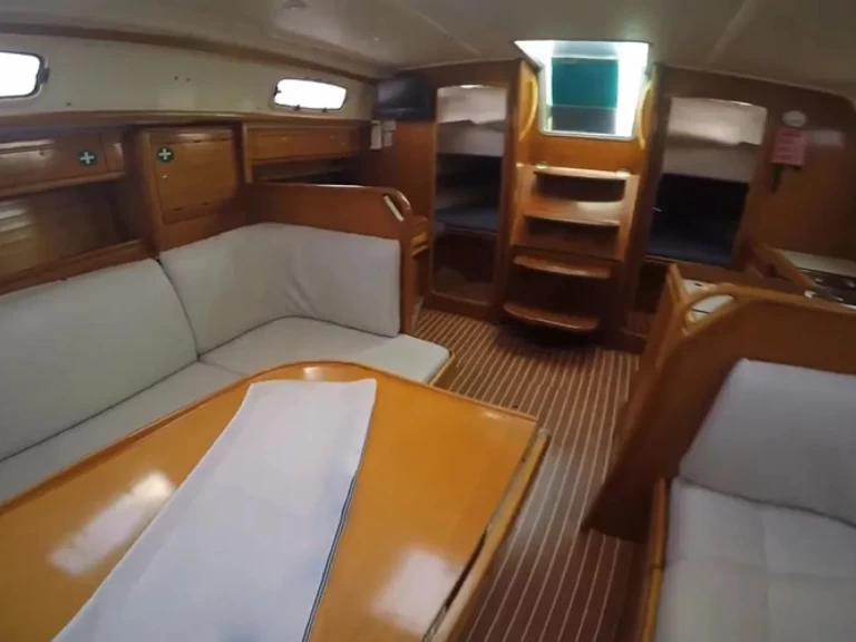 Bootverhuur Lefkáda goedkoop Bavaria 37