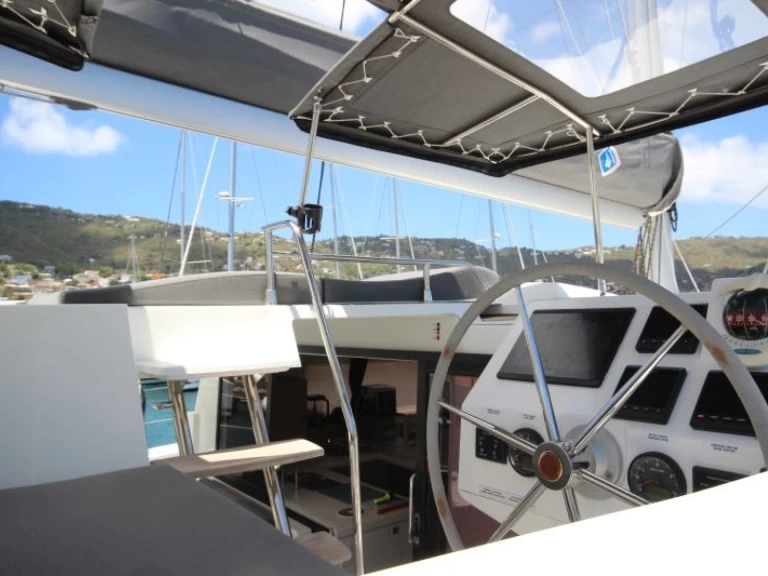 Verhuur Catamaran Fountaine Pajot met vaarbewijs