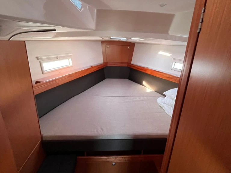 Huur een Bavaria Cruiser 41 in Sukošan