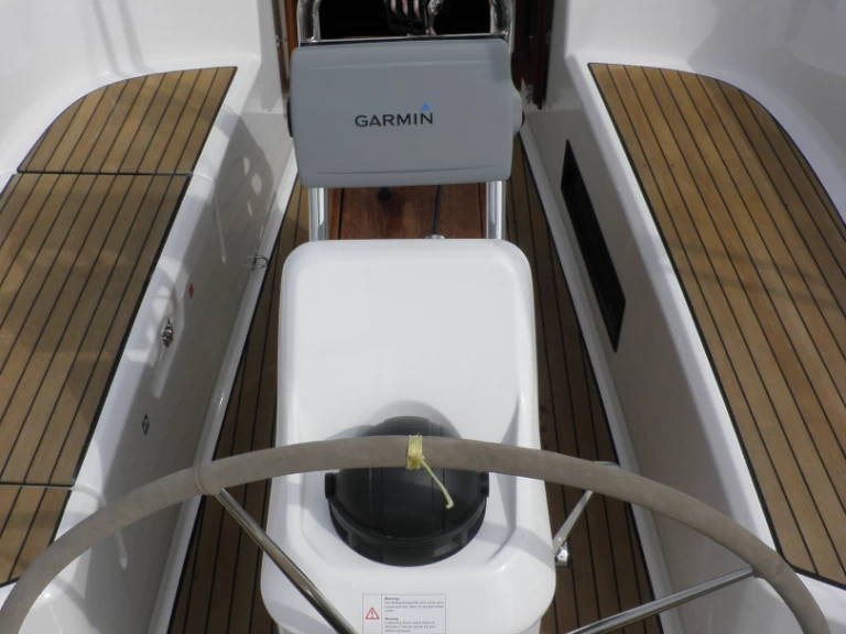 Bootverhuur Sukošan goedkoop Cruiser 33