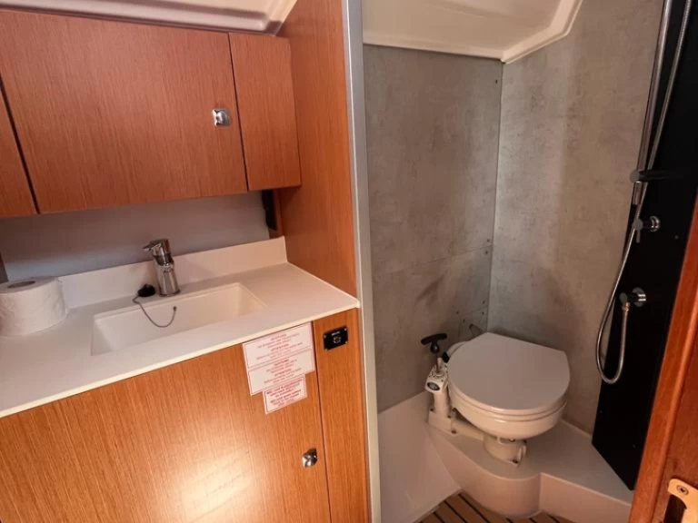 Bootverhuur Bavaria Bavaria C 42 in Sukošan via SamBoat