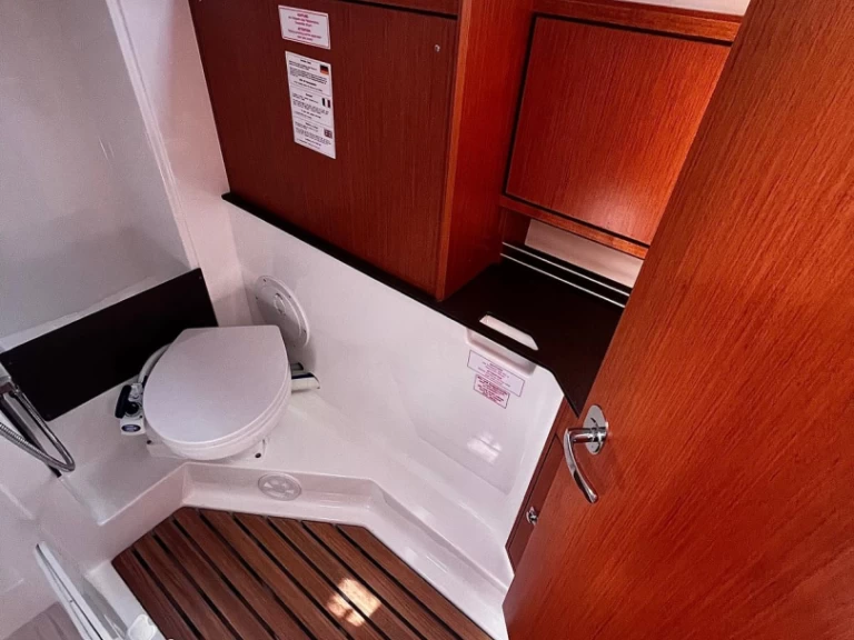 Huur een Bavaria Cruiser 34 in Sukošan