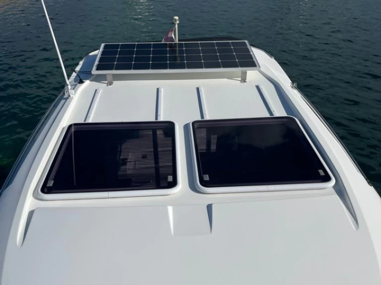 Huur een Jeanneau Merry Fisher 895 in Sukošan