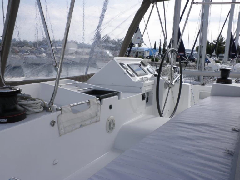 Verhuur Catamaran Lagoon met vaarbewijs