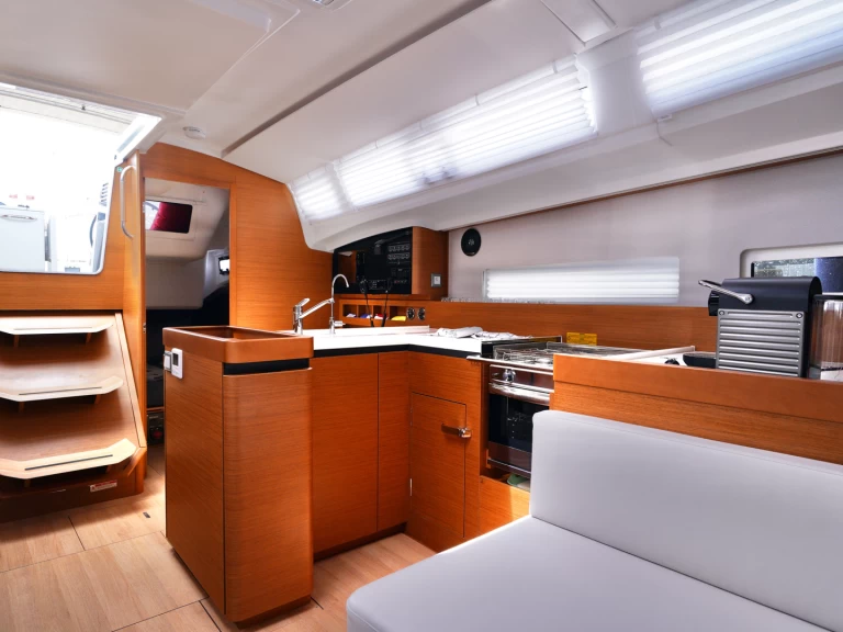 Verhuur Zeilboot Jeanneau met vaarbewijs