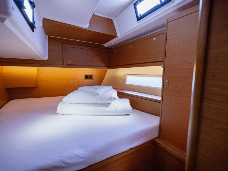 Verhuur Zeilboot in Kaštel Gomilica - Dufour Dufour 470 owner layout