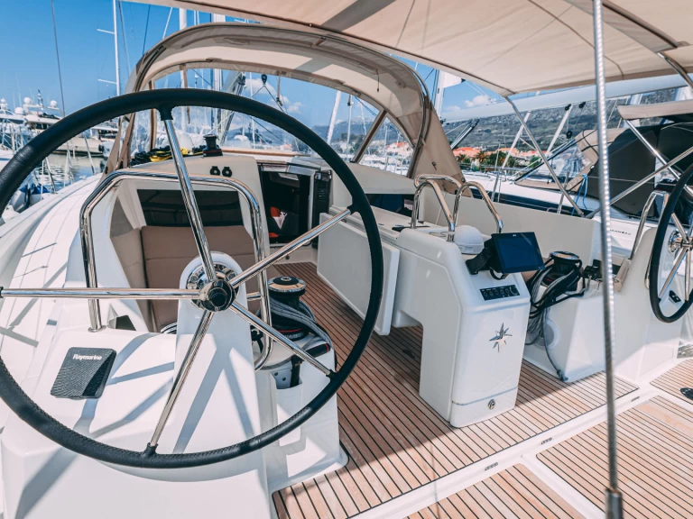 Huur een Jeanneau Sun Odyssey 440 in Kaštel Gomilica