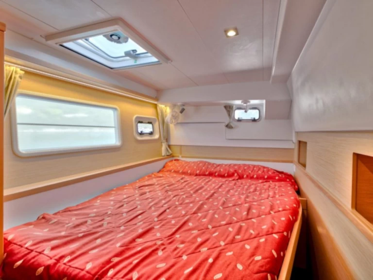 Catamaran te huur in Pálairos voor de beste prijs