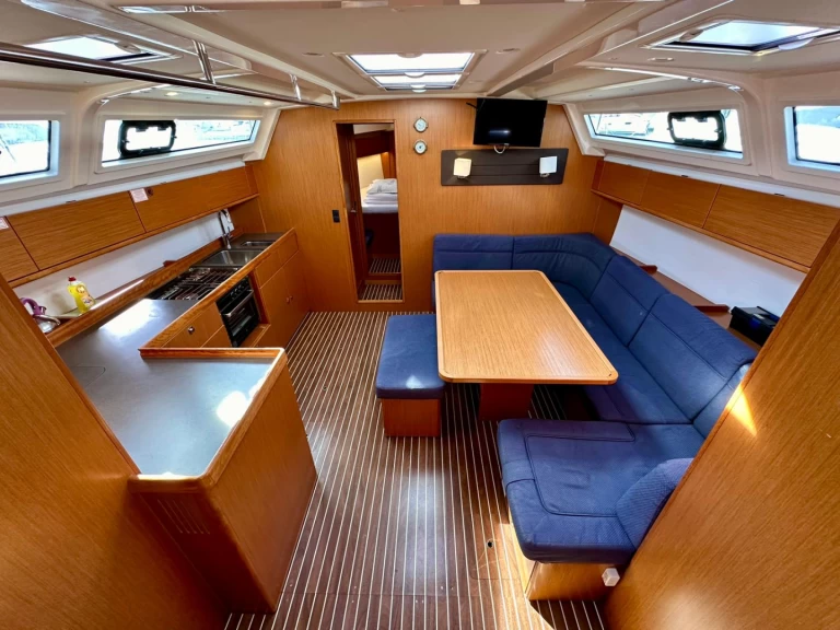 Huur een Bavaria Cruiser 46 in Sukošan