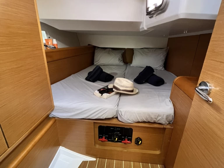 Verhuur Zeilboot in Álimos - Jeanneau Sun Odyssey 439