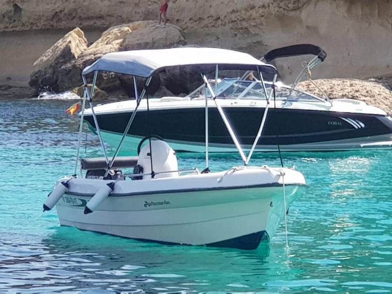 Motorboot te huur in Portocolom voor de beste prijs