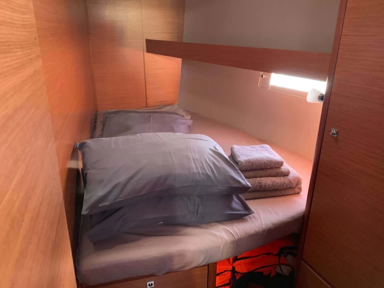 Huur een Dufour Dufour 460 Grand Large in Lávrio