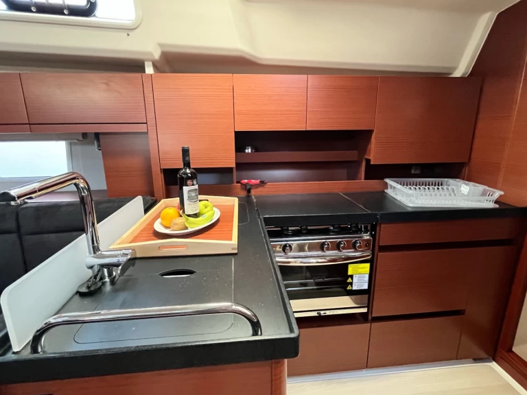 Huur een Hanse Hanse 458 in Lávrio