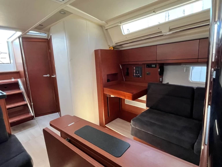 Bootverhuur Hanse Hanse 418 in Lávrio via SamBoat