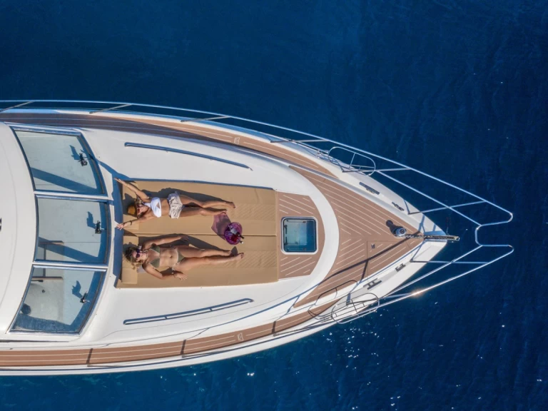 Verhuur Motorboot in Piraeus - Princess Princess 47