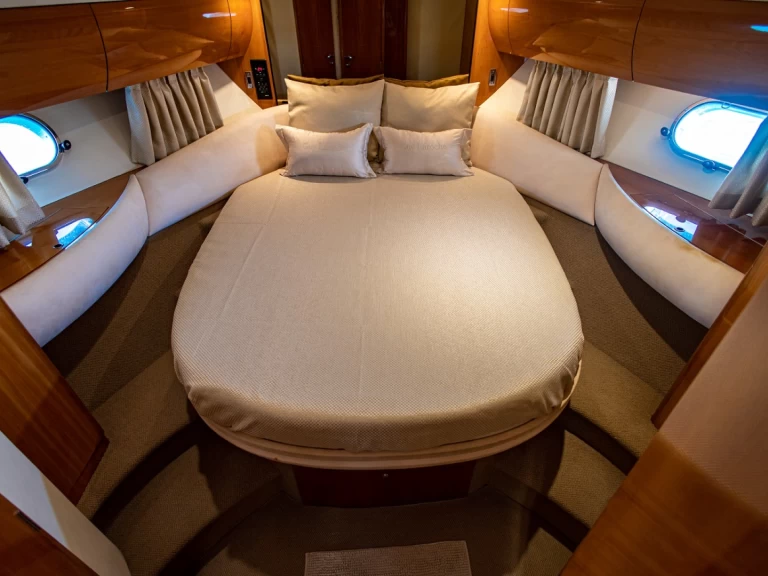 Huur een Princess Princess 45 in Álimos