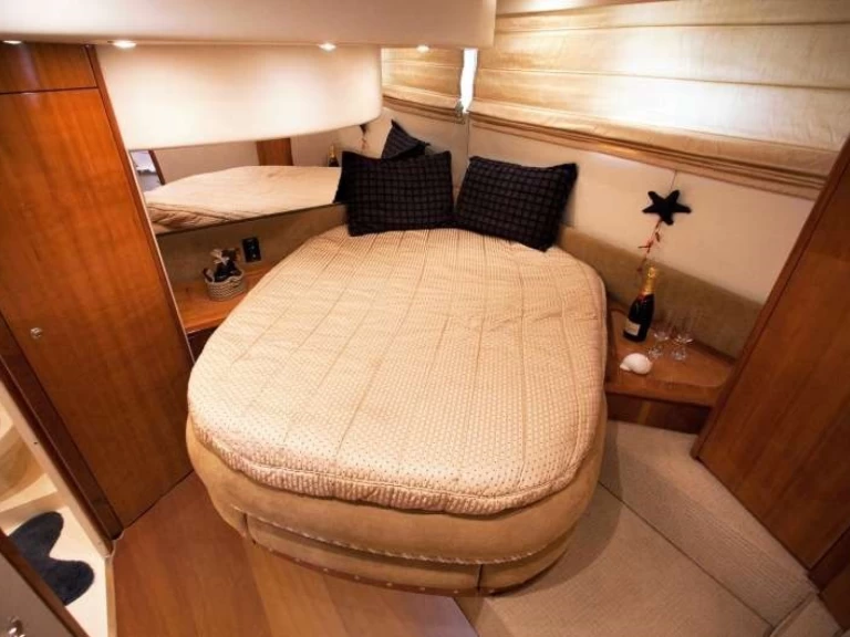 Huur Motorboot met of zonder schipper Azimut in Glyfáda