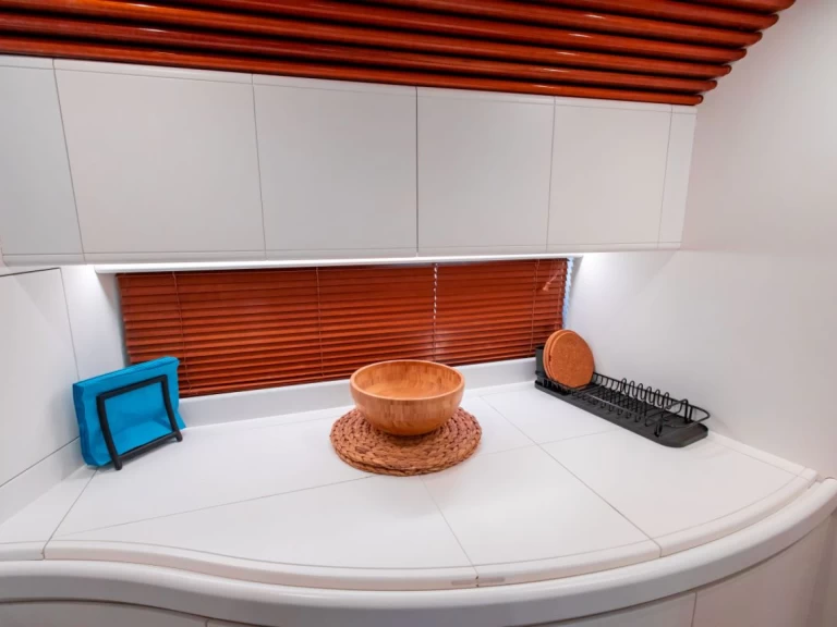 Bootverhuur Piraeus goedkoop Pershing 52