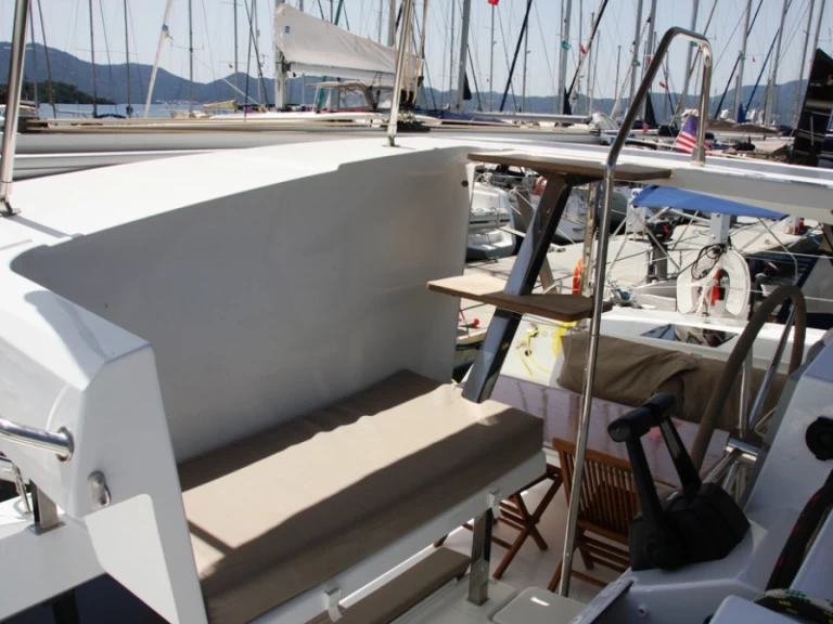 Bootverhuur Fountaine Pajot Lucia 40 in Marmaris via SamBoat