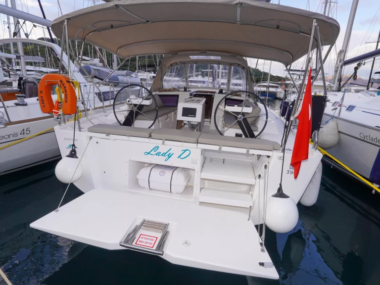 Verhuur Zeilboot Dufour met vaarbewijs