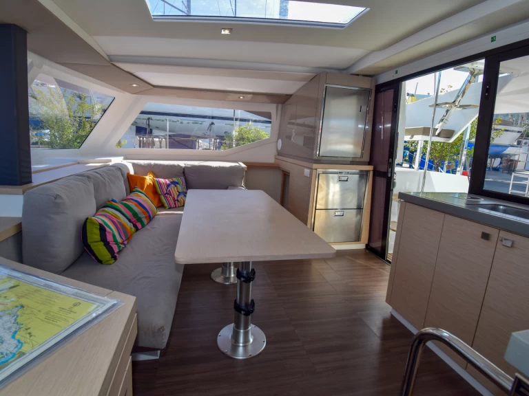 Huur een Fountaine Pajot Lucia 40 in Marmaris