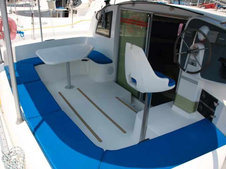 Huur een Fountaine Pajot Athena 38 in Marmaris