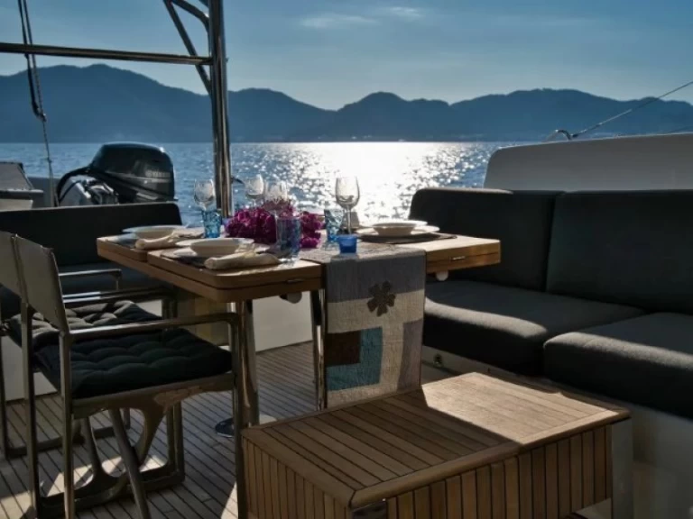 Verhuur Catamaran Lagoon met vaarbewijs