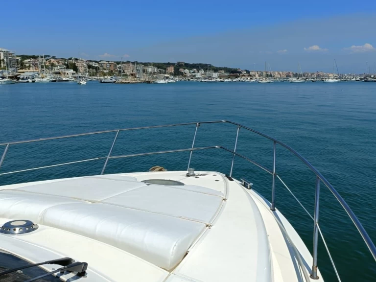 Huur Motorboot met of zonder schipper Azimut in Nettuno