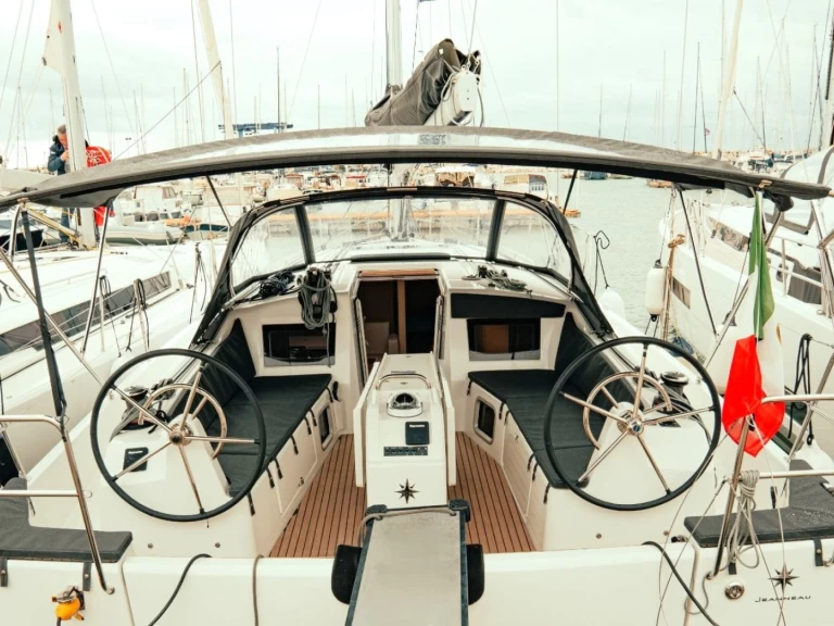 Verhuur Zeilboot in Salerno - Jeanneau Sun Odyssey 410