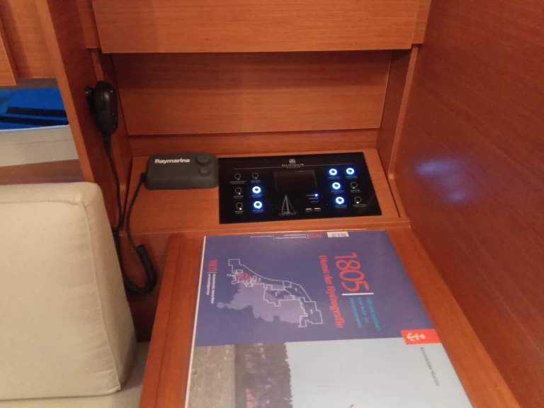 Huur een Dufour Dufour 310 Grand Large in Yerseke