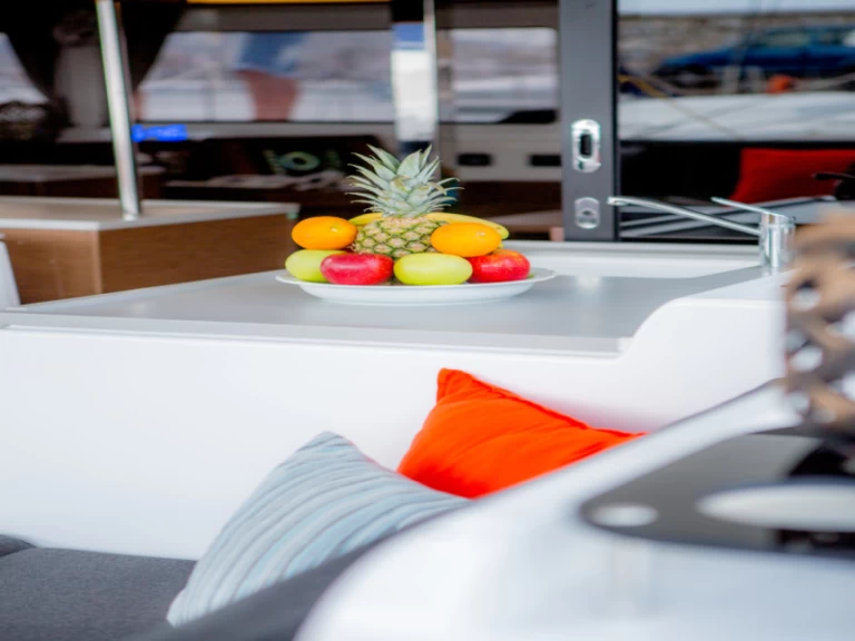 Verhuur Catamaran in Álimos - Lagoon Lagoon 46