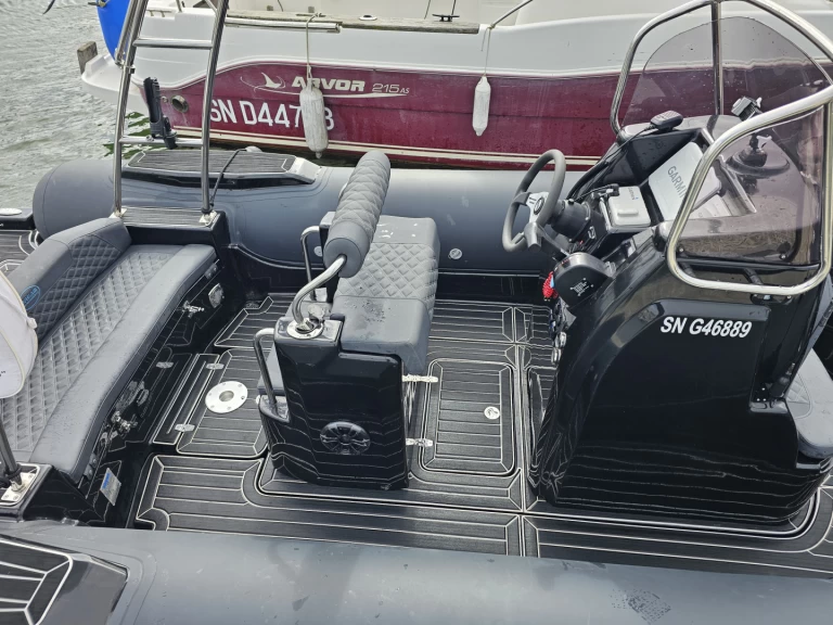 Verhuur RIB 3D Tender met vaarbewijs