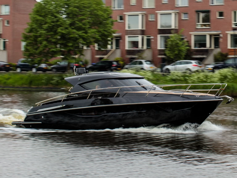 Motorboot te huur in Sukošan voor de beste prijs