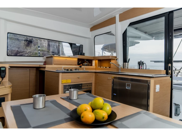 Huur Catamaran met of zonder schipper Excess in Ribishi