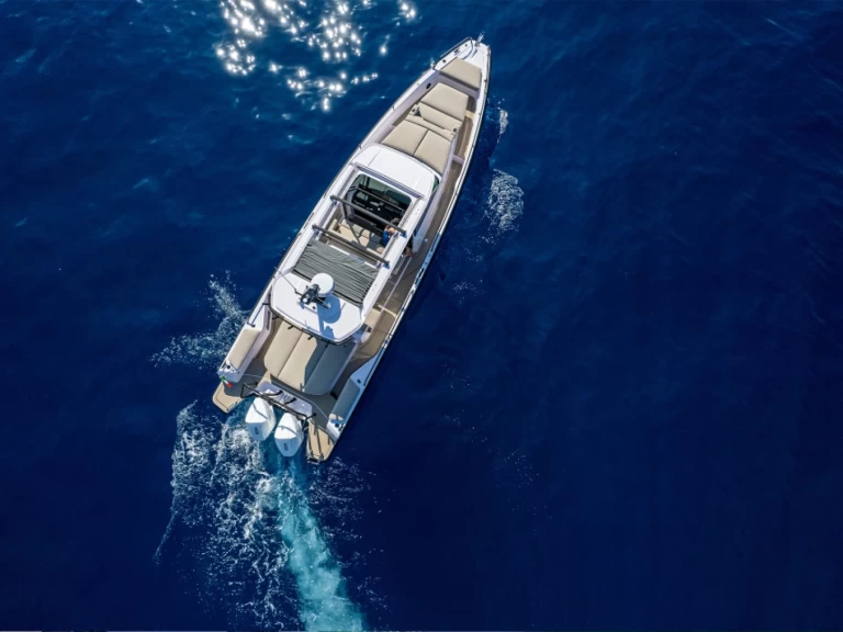 Bootverhuur Kalo Livadi goedkoop Axopar 37 Mediteranna