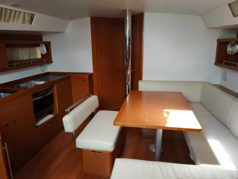 Bénéteau Oceanis 45 te huur van particulier of professional in Procida