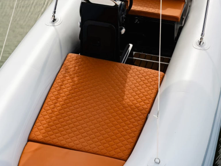 Bootverhuur Torre Canne goedkoop Motorboat 4.3