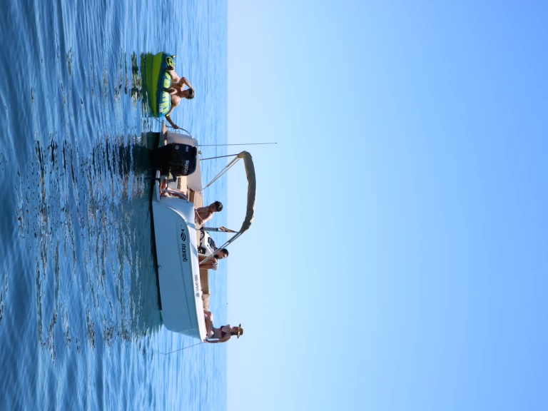 Verhuur Motorboot Darekco Mareti met vaarbewijs