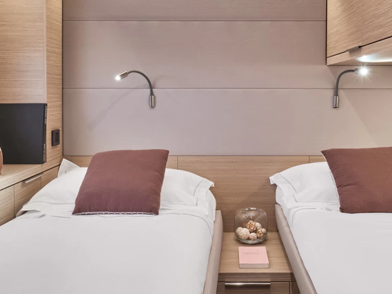 Catamaran te huur in Capo d'Orlando voor de beste prijs