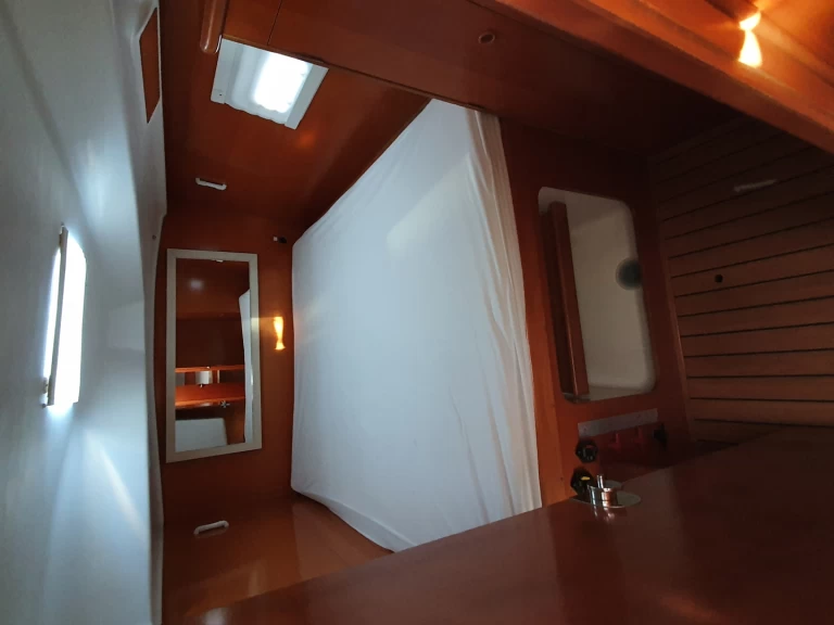 Bootverhuur Lagoon Lagoon 38 in Hyères via SamBoat