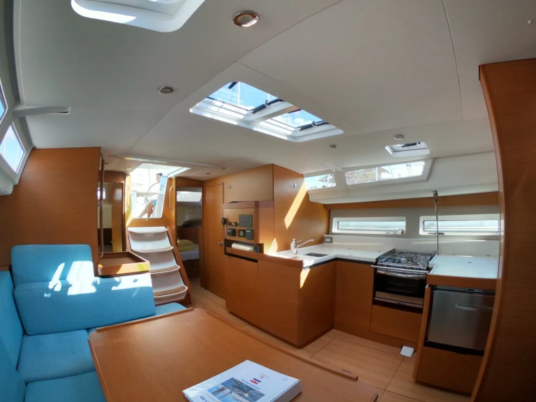 Huur een Jeanneau Sun Odyssey 490 in Šibenik