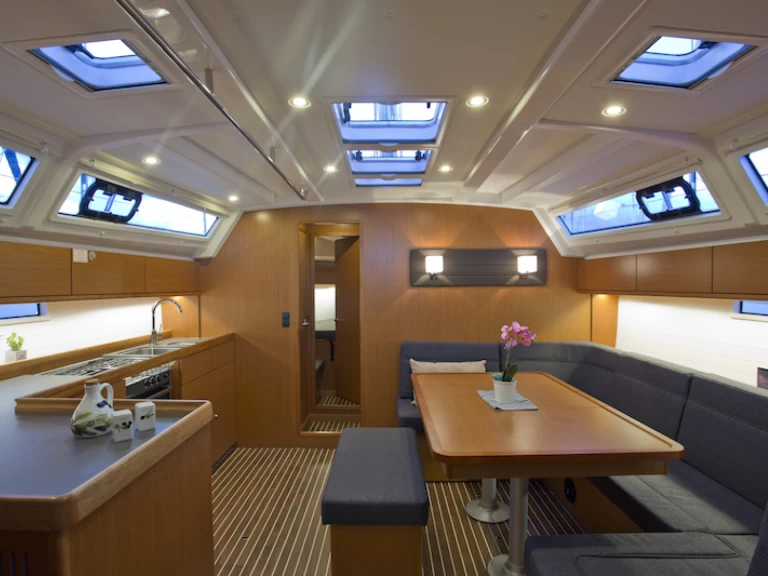 Huur een Bavaria Cruiser 46 in Šibenik